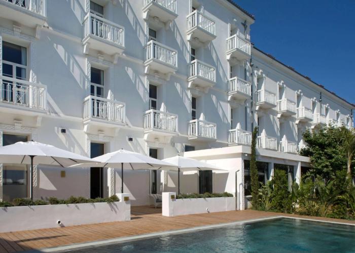 Grand Hotel Des Sablettes Plage, Curio Collection By Hilton