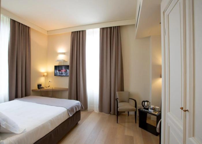 Hotel 900
