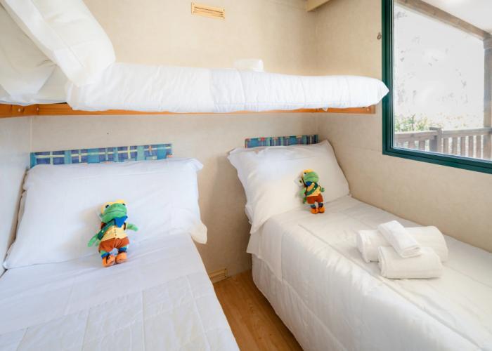 Club Del Sole Stork Family Collection