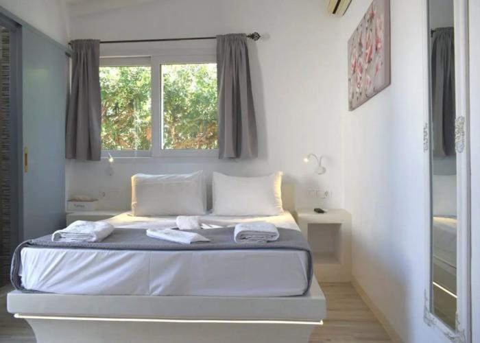 Tinos Heritage Plateia