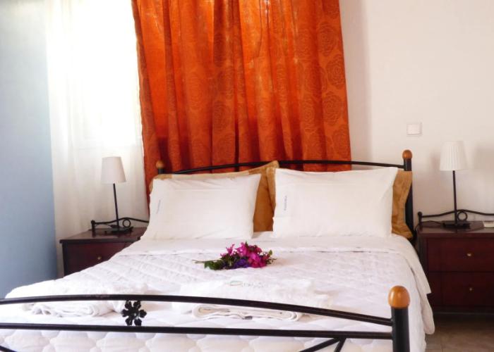 Tinos Heritage Plateia