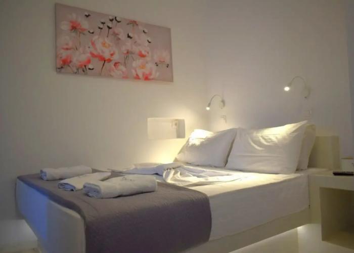 Tinos Heritage Plateia
