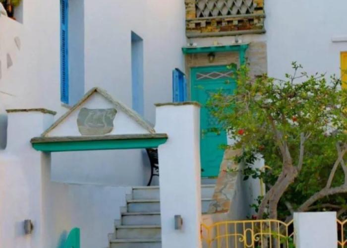 Tinos Heritage Plateia