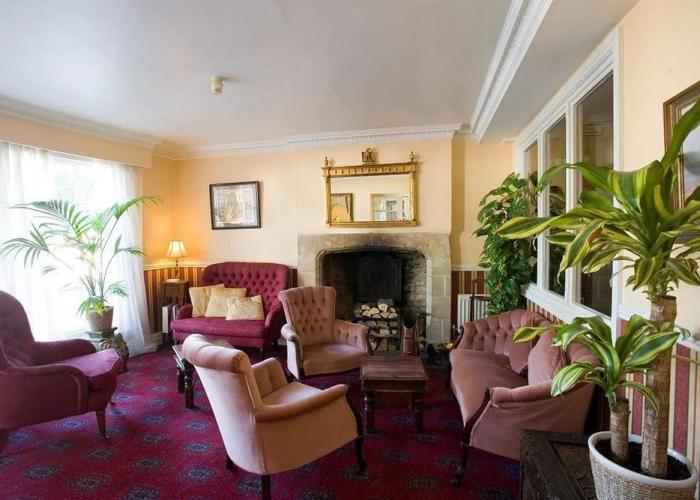 Crown & Cushion Hotel