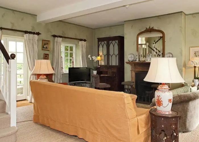 Aintree Cottage