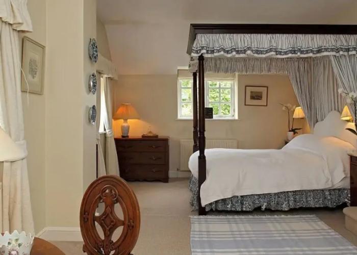 Aintree Cottage