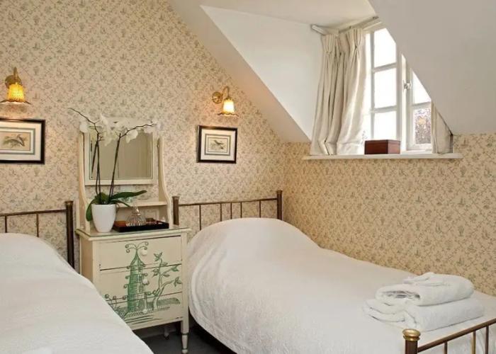Aintree Cottage