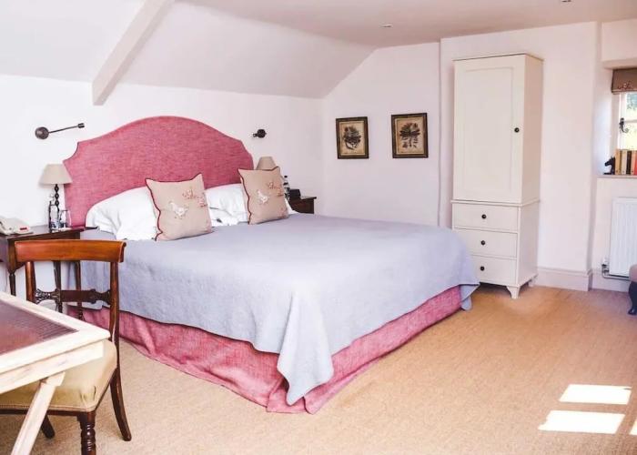 The Feathered Nest Country Inn