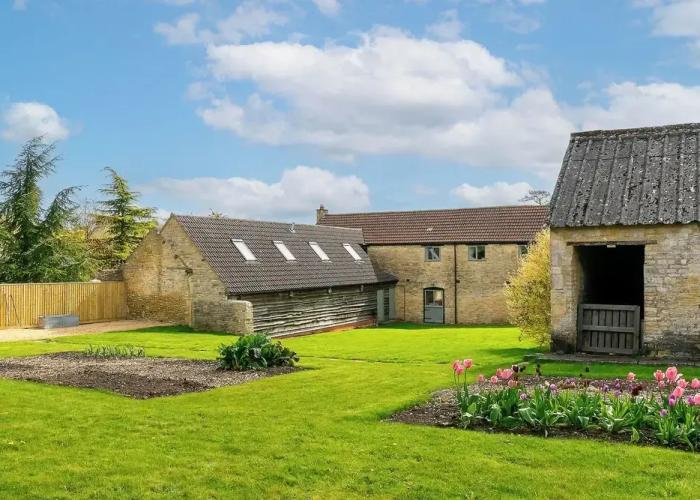 Stunning Barn Conversion - Rural Setting