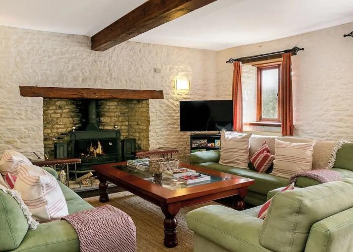 Stunning Barn Conversion - Rural Setting