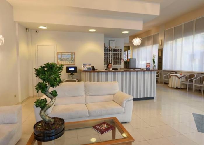Primavera Hotel
