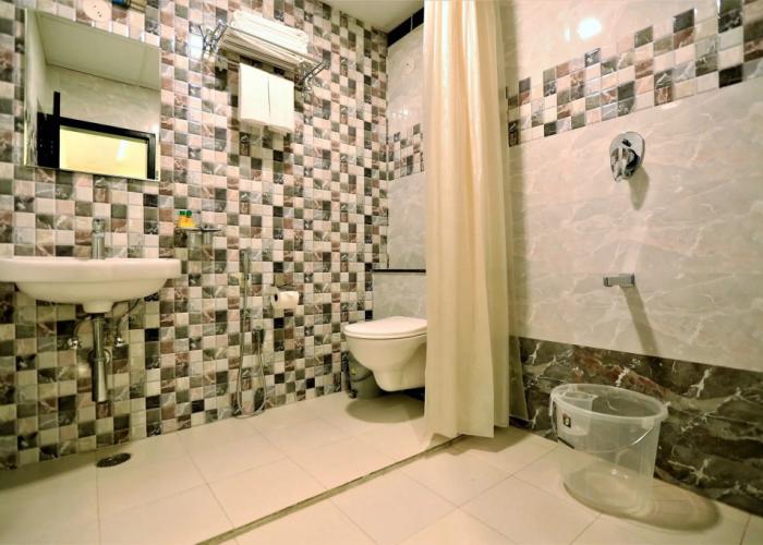 Fabhotel Corporate Crown