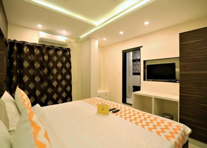 Fabhotel Corporate Crown