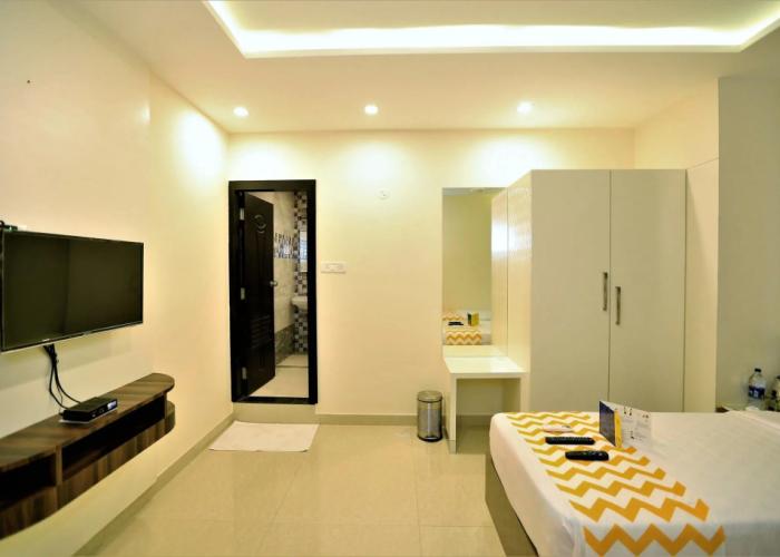 Fabhotel Corporate Crown