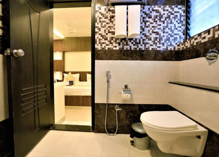 Fabhotel Corporate Crown