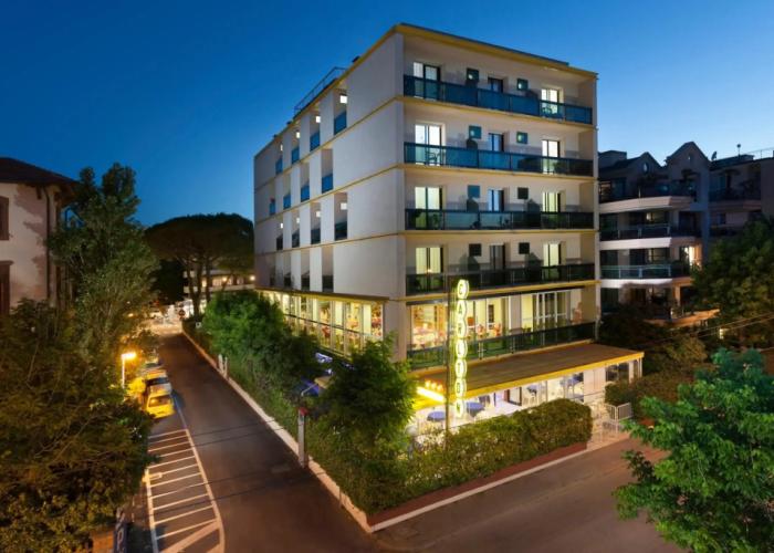 Hotel Carlton