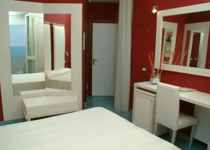 Alexandra Plaza Hotel