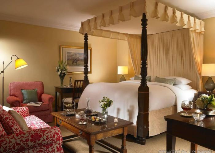 Dunraven Arms Hotel
