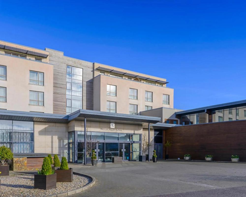 The Manor West Hotel & Leisure Club