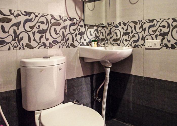 Capital O 5683 SS Suites