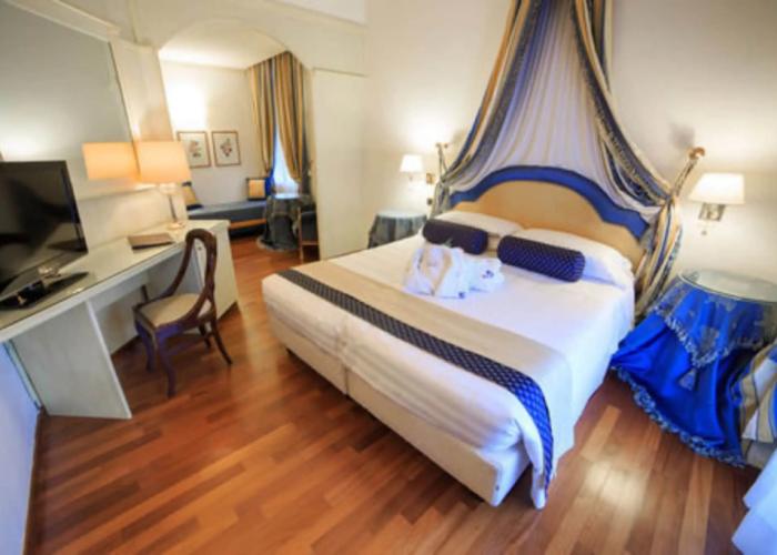 Hotel Jolanda