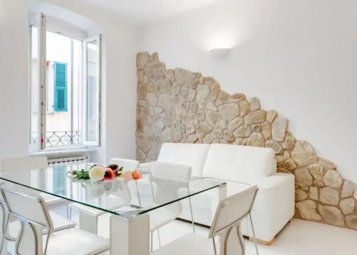 Sarzana White Apartment nel Centro Storico
