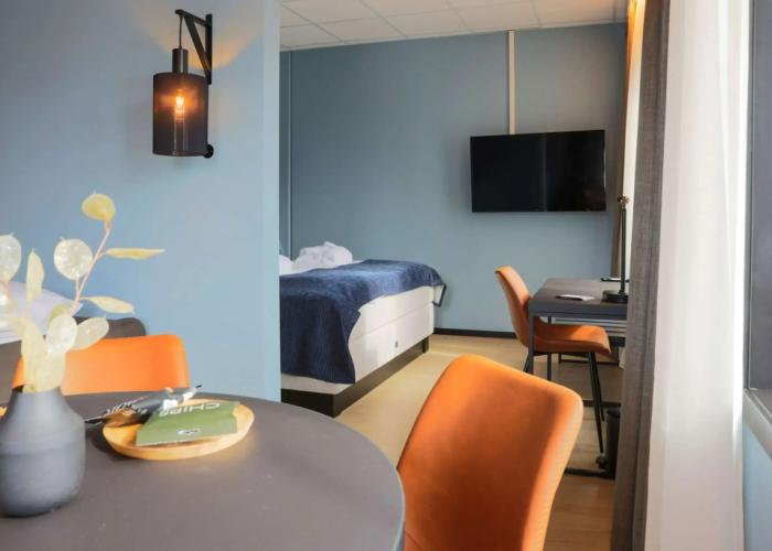 Home Hotel 1624