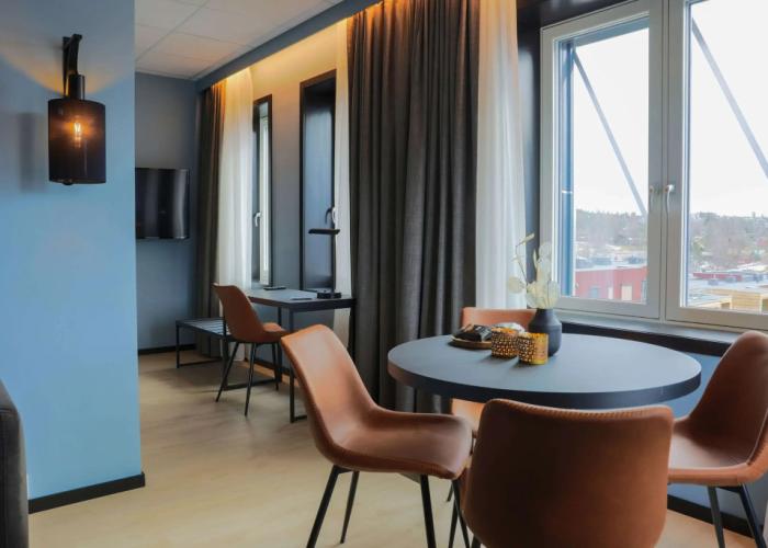 Home Hotel 1624