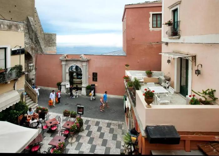 Porta Di Mezzo Luxury suites and rooms