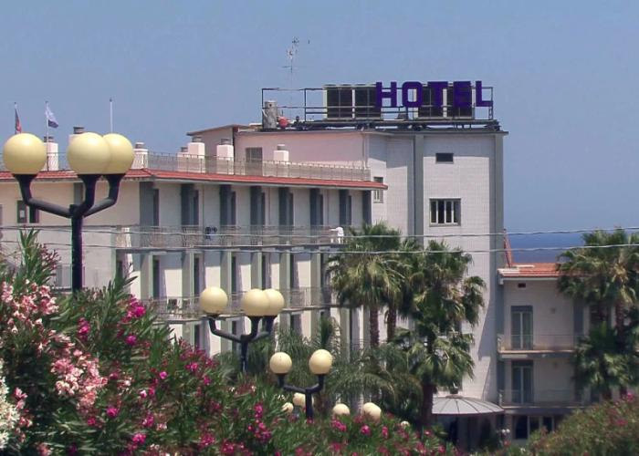 Wave Hotel