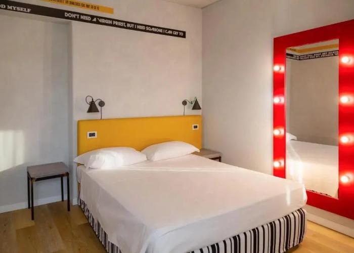 Wave Hotel