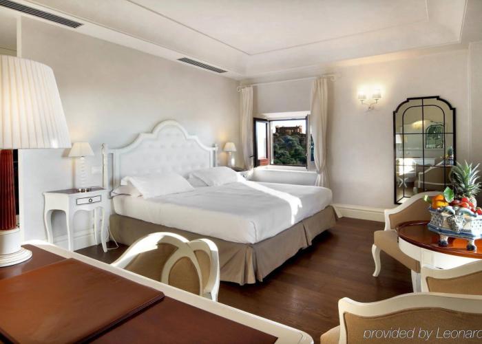 Villa Athena Resort
