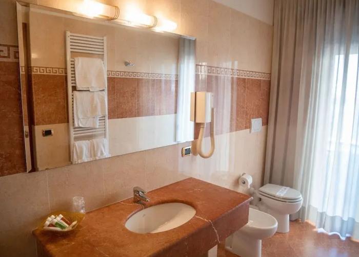Dipendenza Hotel Londra