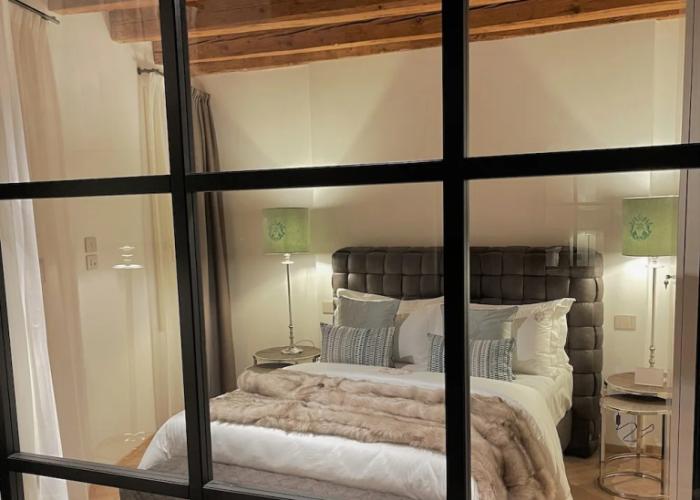 Elegance Room