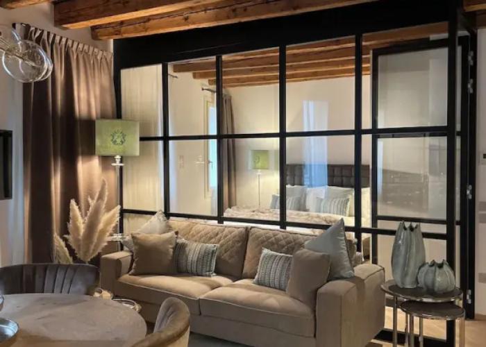 Elegance Room