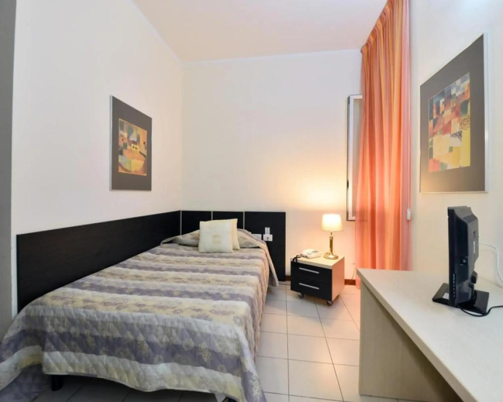 фото Hotel Ferrari