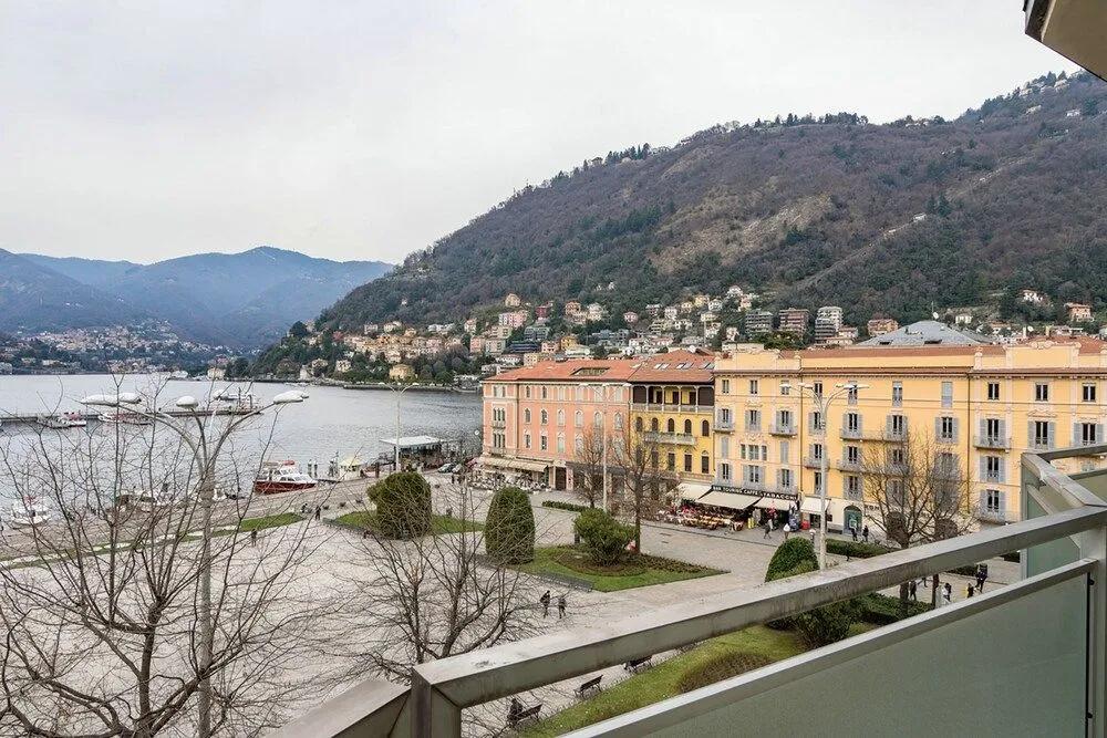 фото Piazza Cavour Lake View