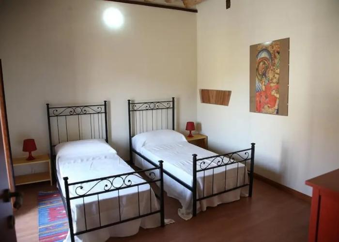 B&B Stradivari