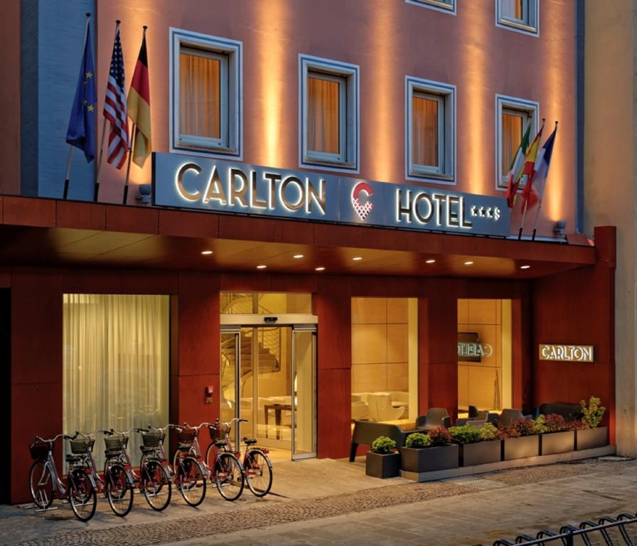 фото Carlton