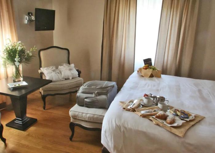 Ambasciatori Place Hotel