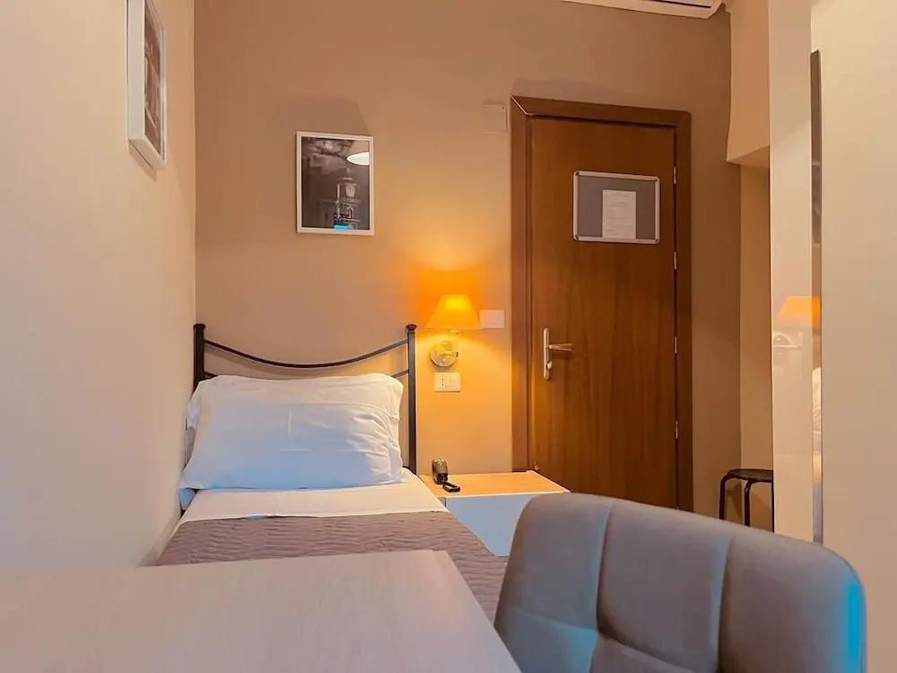 фото ALBERGO RISTORANTE BELSITO FIUGGI Nhost