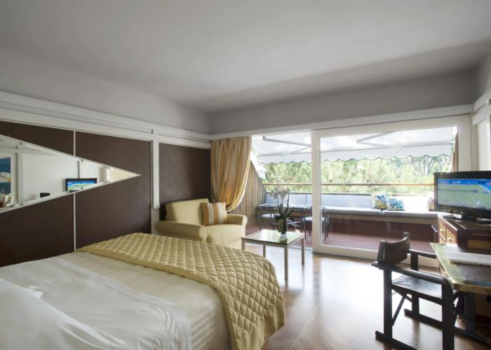 Augustus Hotel & Resort