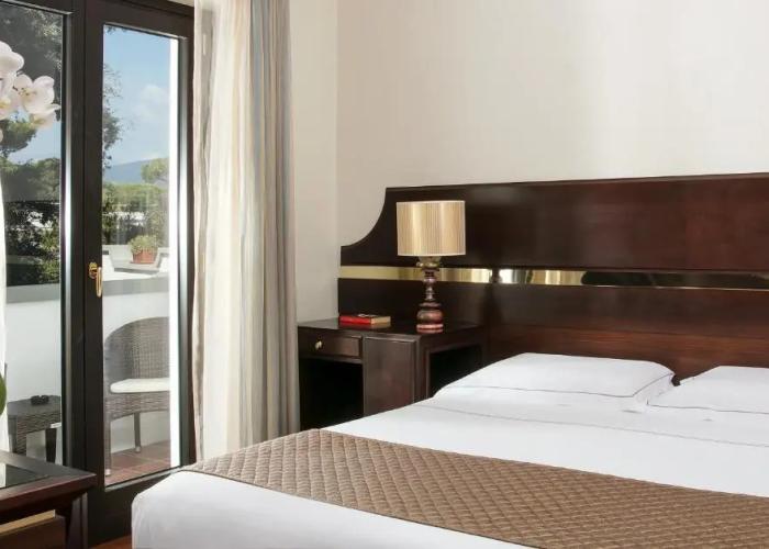 St. Mauritius Hotel