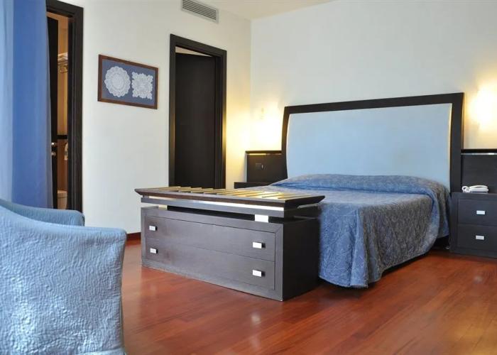 St. Mauritius Hotel