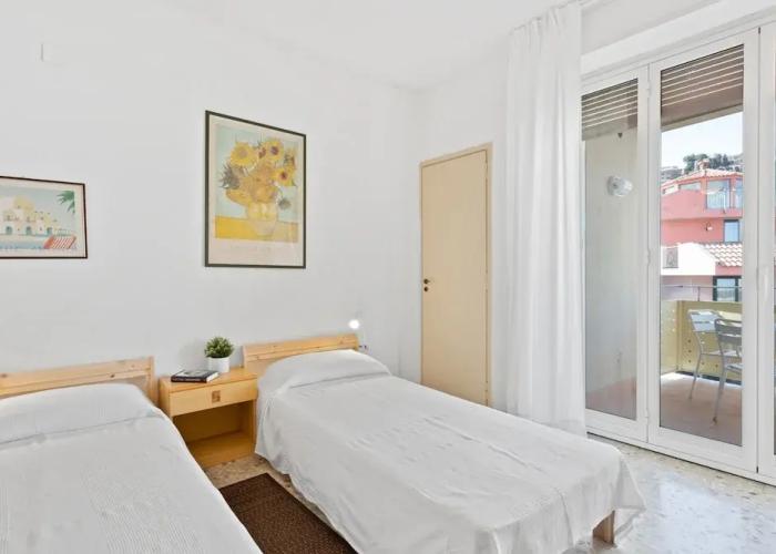 Aci Castello Seaview Apartment With Parking
