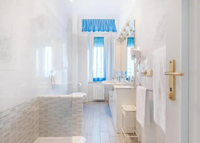 Lia Rooms 2