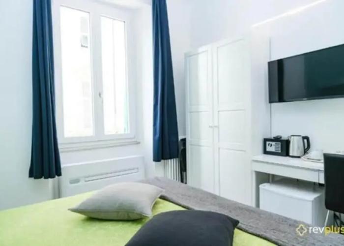 Lia Rooms