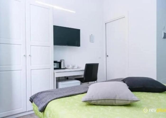 Lia Rooms