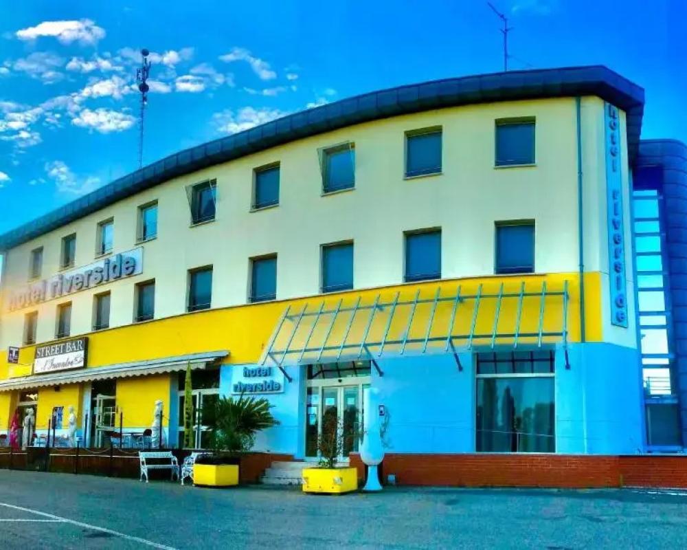 фото Hotel Riverside