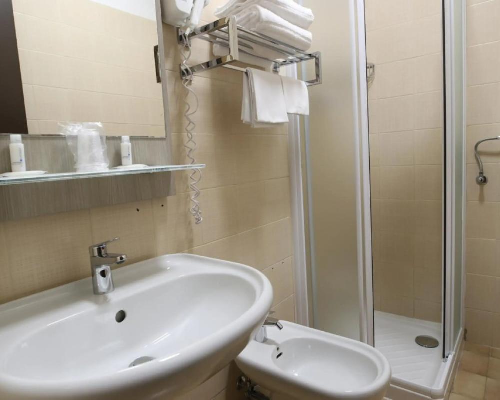 фото Hotel Tiby